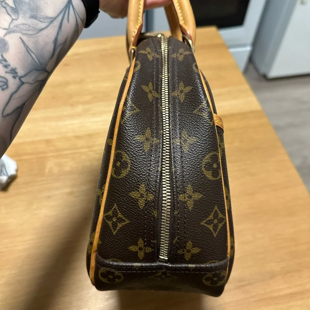 LOUIS VUITTON Monogram Trouville Bag - Picture 5 of 12